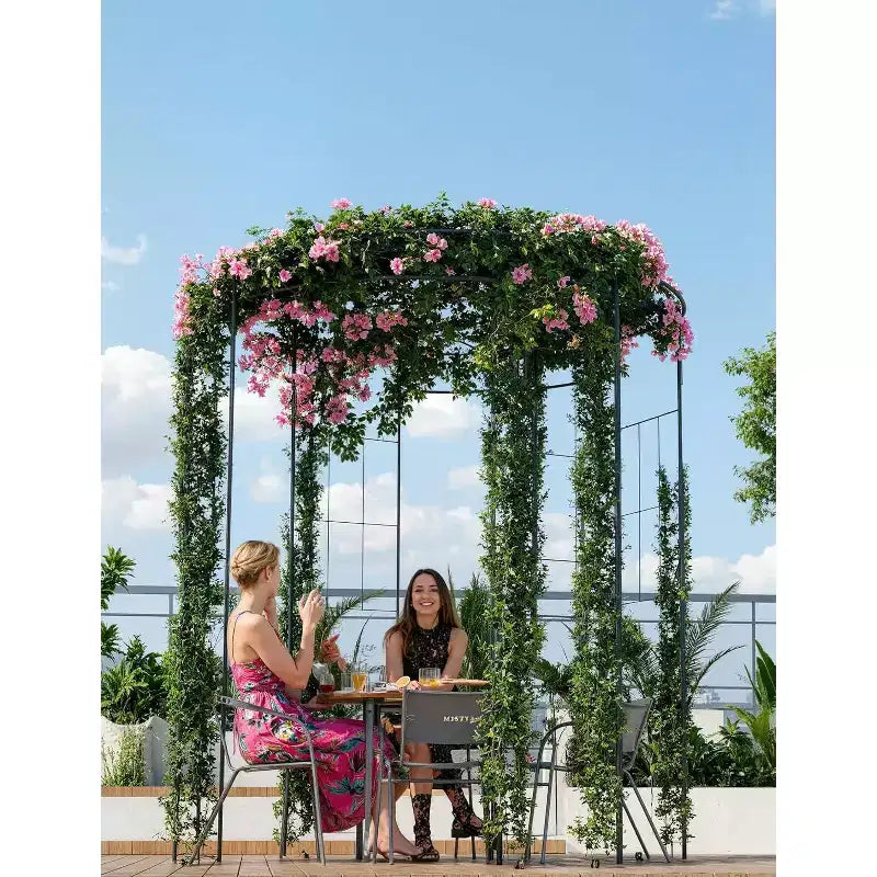 Arche de jardin romantique avec volière