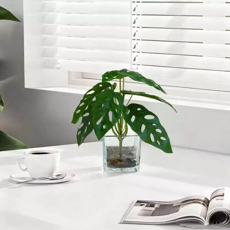 Plantes artificielles en pot