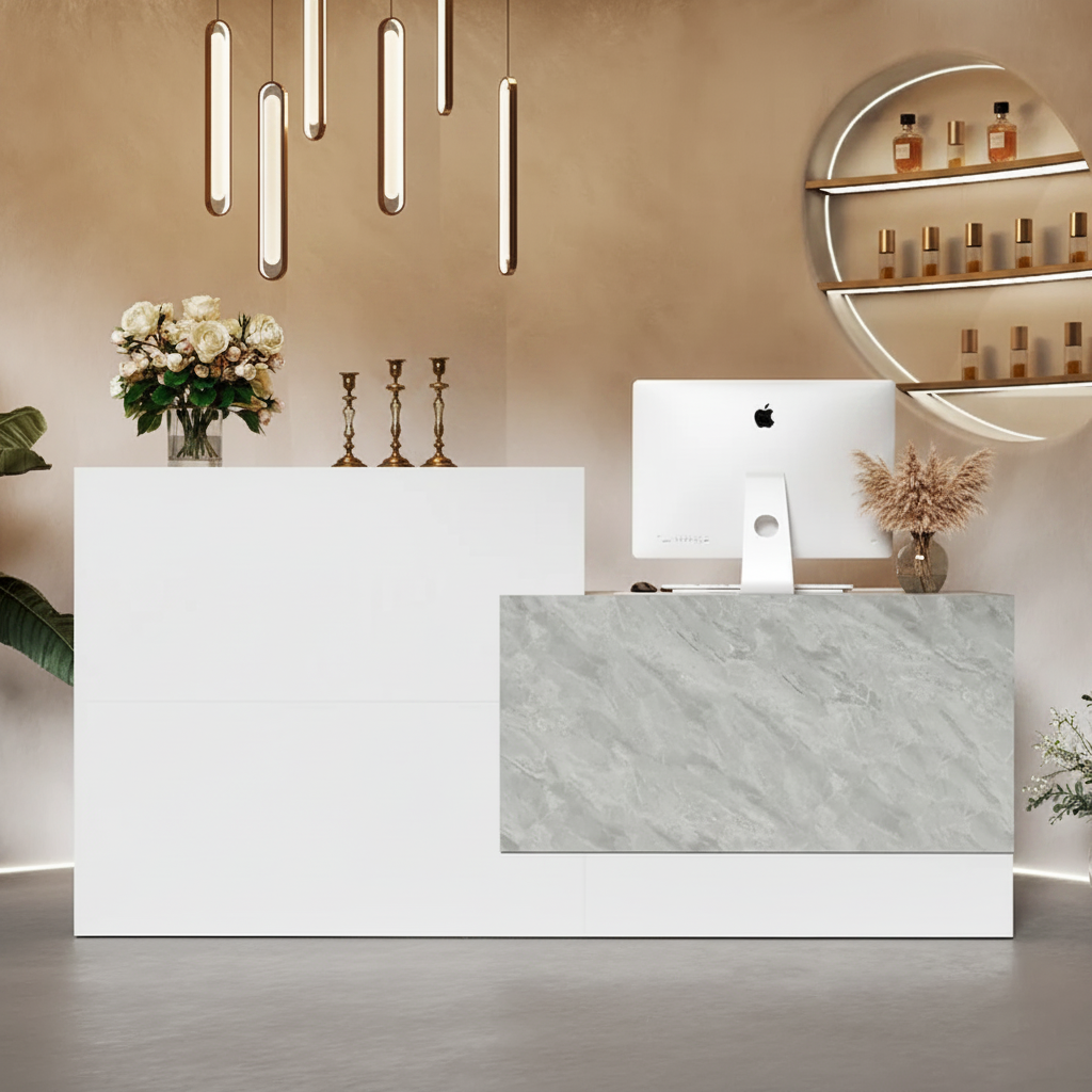 Comptoir d'accueil blanc avec surface pour ordinateur