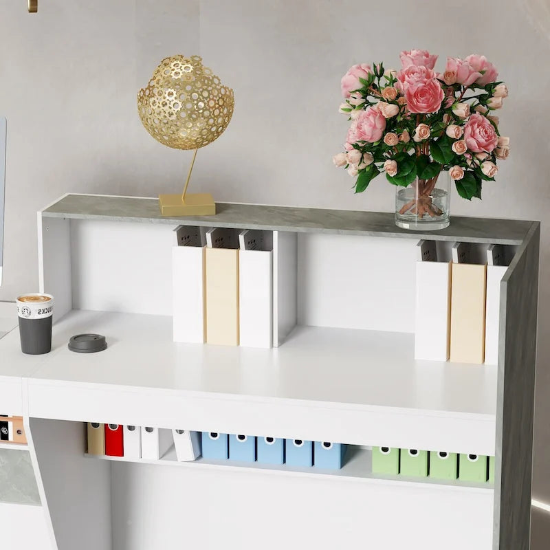 Comptoir d'accueil blanc avec surface pour ordinateur